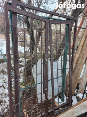 fém vas rácsos ajtó biztonsági ajtó