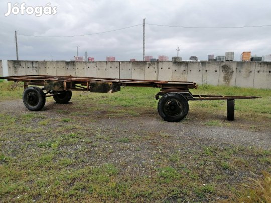 fix pótkocsi bálaszállító 