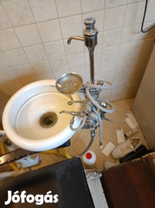 fogorvosi rendelö berendezése komplett felszereléssel egyben eladó