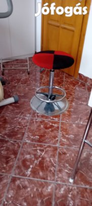 forgatható, erős szék,Székesfehérváron 