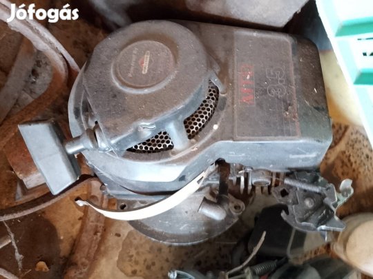 fűnyíró motor alkatrésznek 