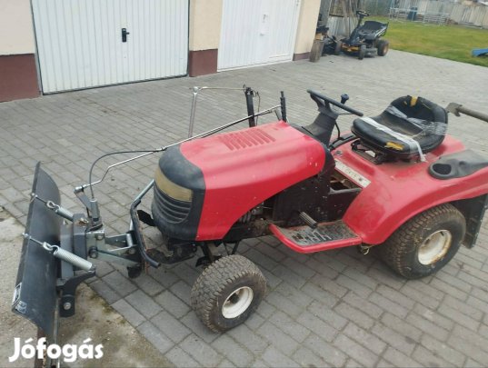 fűnyíró traktor fűnyirótraktor