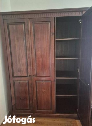 gardrób szekrény  / ruhásszekrény 
