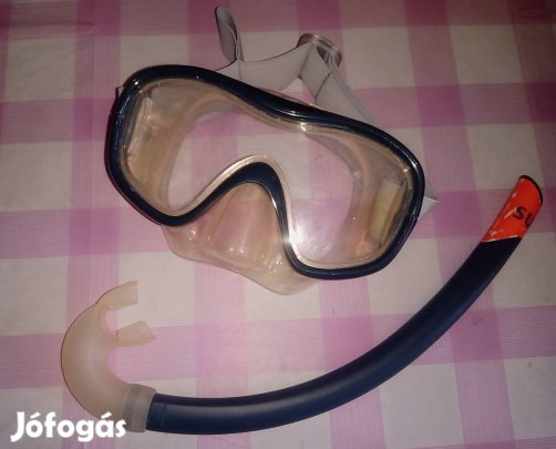 gyerek búvár szemüveg pipával 