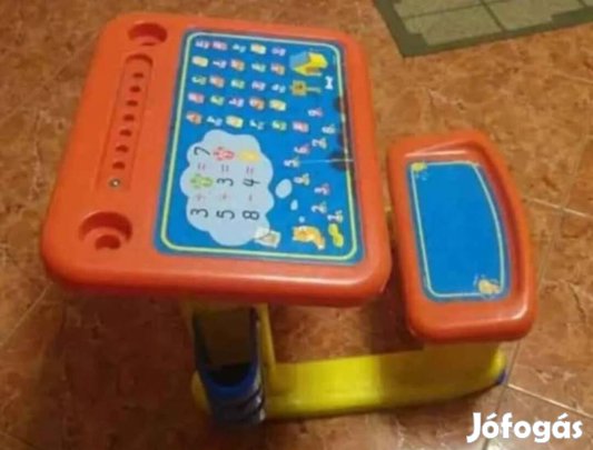 gyerek műanyag asztal es pad/ szék