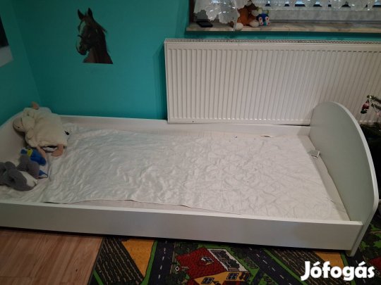 gyerekágy focis mintával,szivaccsal 