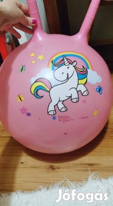 gyermek ugráló labda.