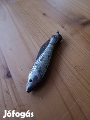 hal formájú bicska 