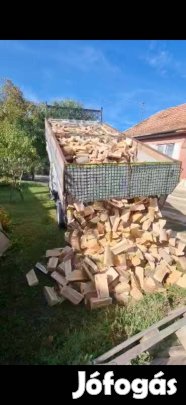 hasított Tüzifa Akció ingyenes szállítással 