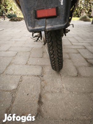 használt elektromos robogó lítium akkumulátorral