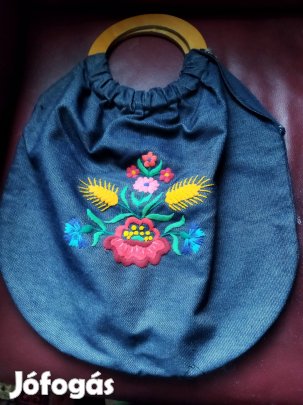 hímzett farmer kézitáska 