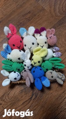 horgolt nyuszi kulcstartó 