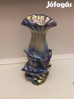 irizáló, lüszteres mázas váza delfinfigurákkal,