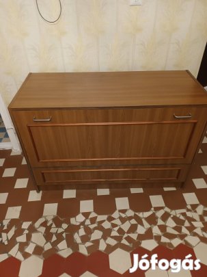 jóállapotú komód