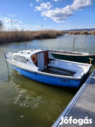 kajütös kishajó eladó