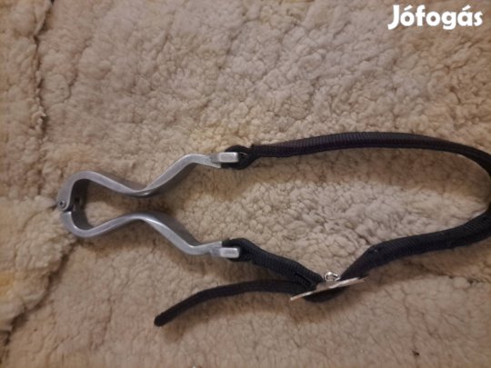 karórágó nyakörv