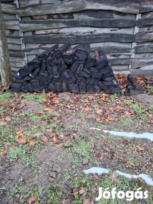 kátránypapír tekercs(összeállt)