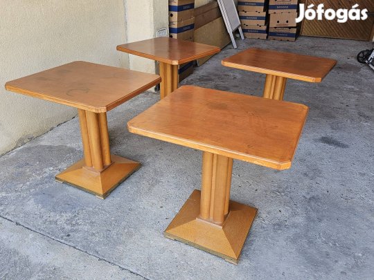 kávéházi asztalkák