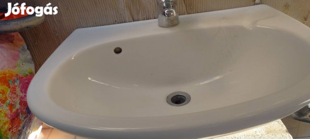 kerámia mosdó,. kézmosó csappal,