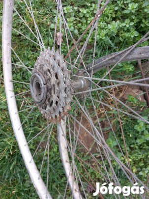 kerékpár alkatrészek eladó vagy csere