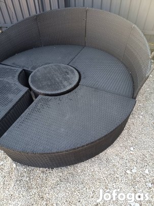 kerti rattan bútor, rattan pihenő sziget 