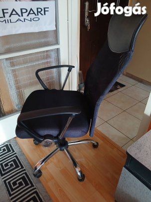 keveset használt szép állapotú forgószék