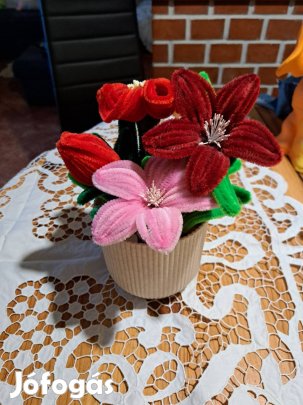 kézzel készült bársony virag cserepbe