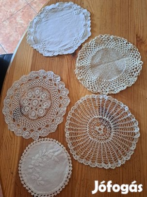 kezzel keszult kis teritok 5db