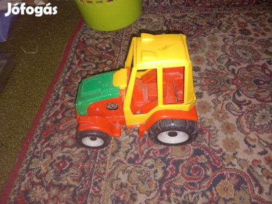 kicsi traktor