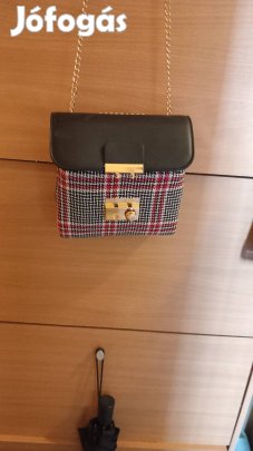 kis kockás láncos táska