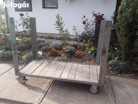 kis kocsi raktár kocsi