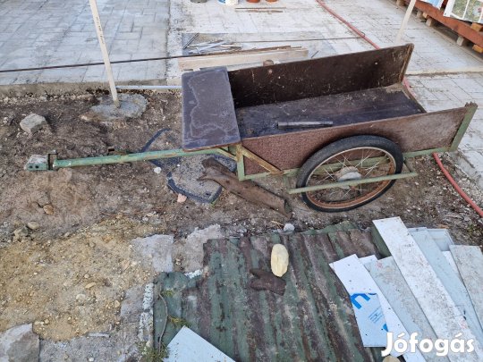 kis utánfutó eladó