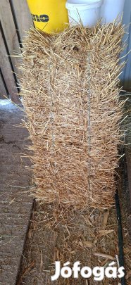 kisbálás búza szalma