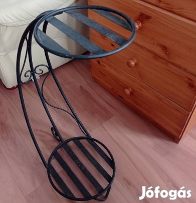 kovácsolt vas virágtartó 