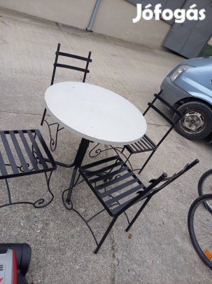 kovácsoltvas kertigarnitúra