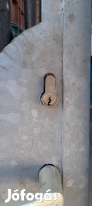 külső rács vas ajtó