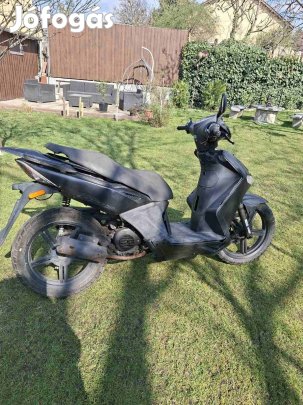 kymco agility alkatrészek eladoak.