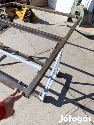 lapszabászgep táblahirdó