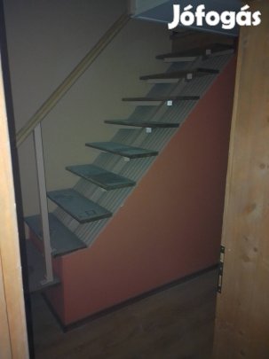 lepcső eladó 