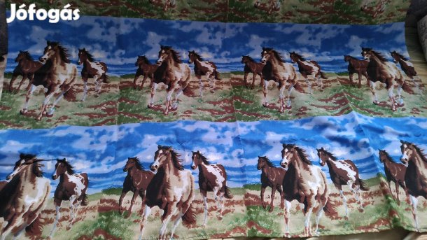 lovas mintás asztali teritő 