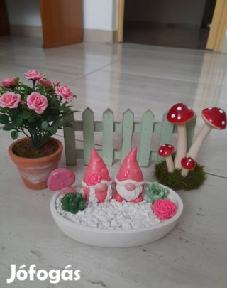 manós asztali dísz