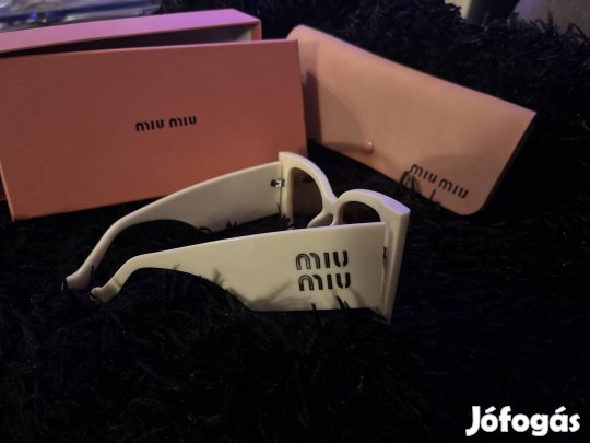 miu miu Napszemüveg ?