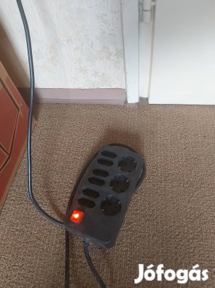 műanyag házas elosztó hosszabbító