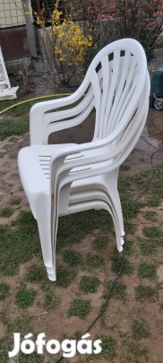 müanyag kerti szék magastámlás