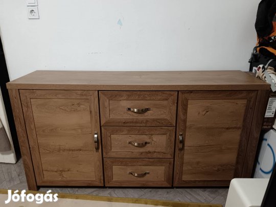nagyméretű komód