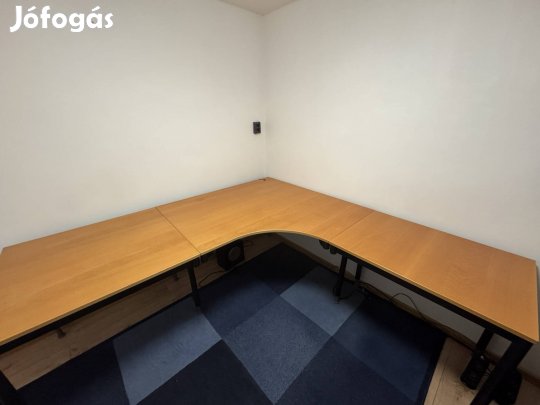 nagyméretű sarokíróasztal