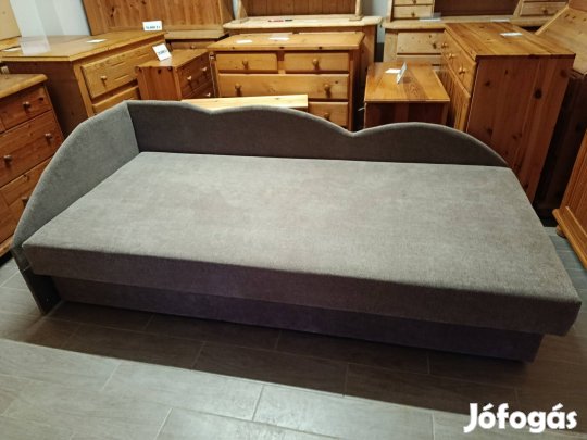 nagyon masszív ágy 