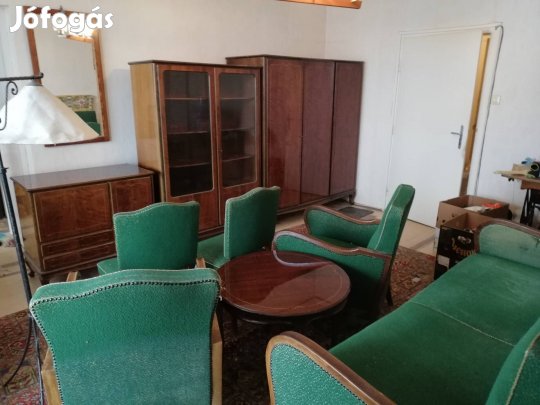 neobarokk bútorok asztal , szék, szekrények 