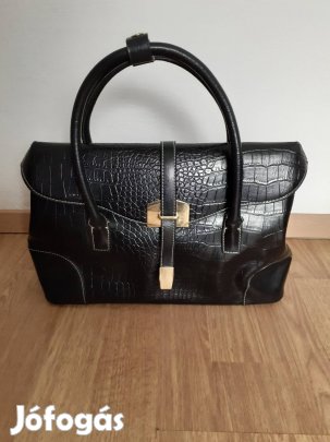 női fekete színű kézitáska,újszerű állapotban