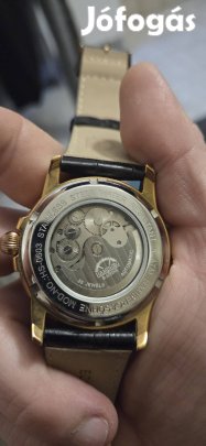 noi karora arany szinu